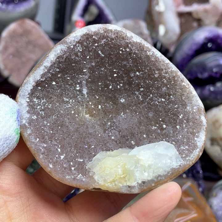 水晶摆件未镶嵌捡漏