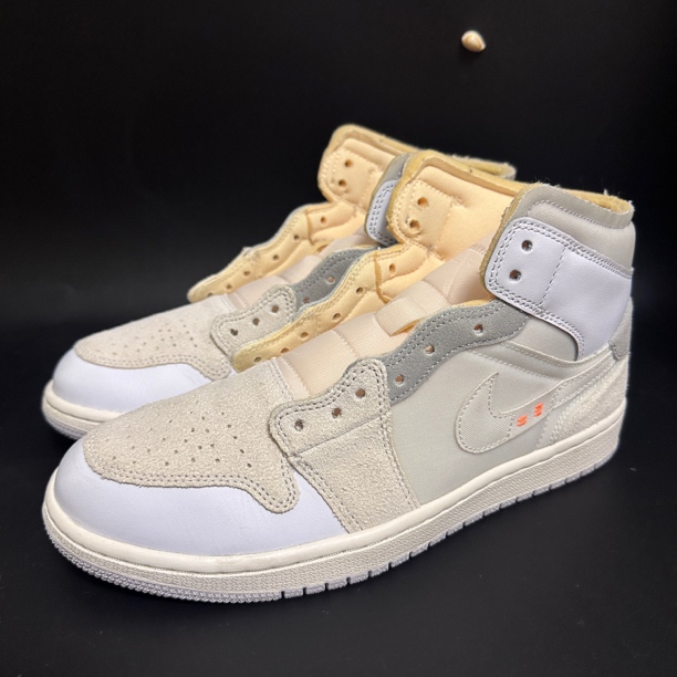 42码/98新/Nike aj1 白灰 材质拼接 中帮复古篮球鞋
