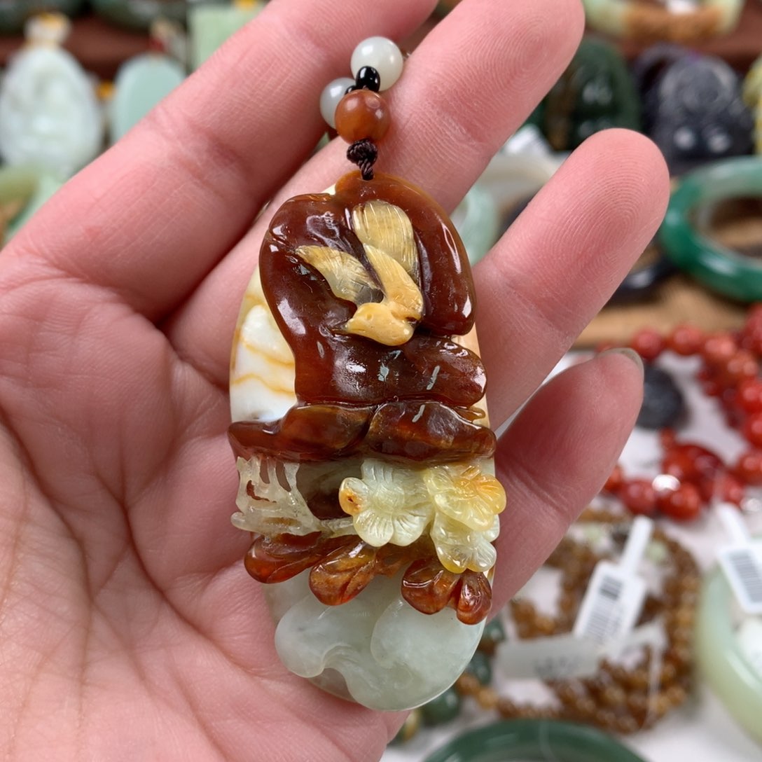 岫玉颈饰未镶嵌吊坠