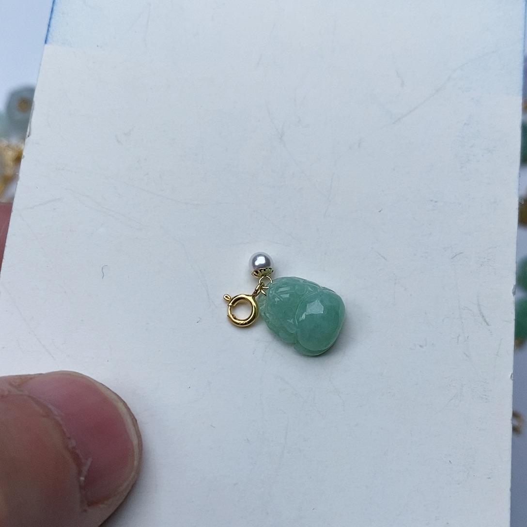 翡翠颈饰18K金镶嵌芳*貔貅