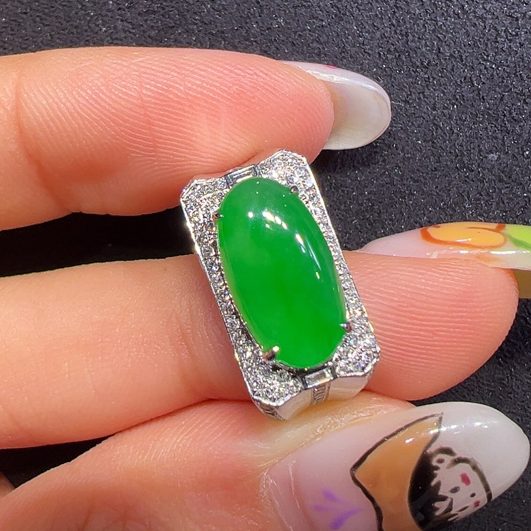 翡翠18K金镶嵌戒指马鞍