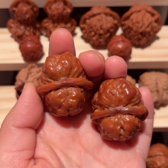 文玩核桃吊坠蛤蟆头