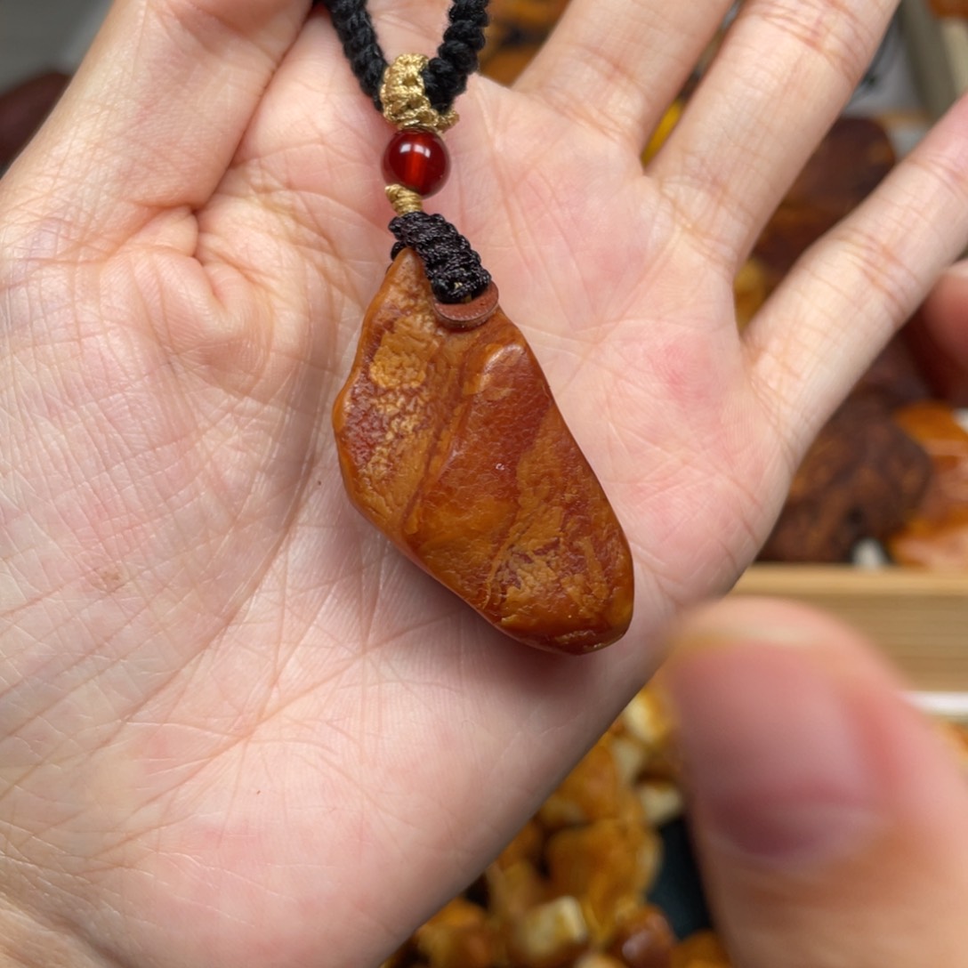 琥珀珠宝奇石未镶嵌