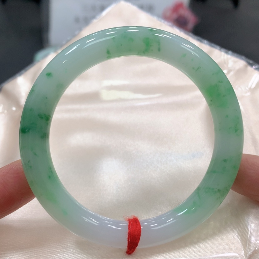 【闪购商品】翡翠手镯未镶嵌翡翠