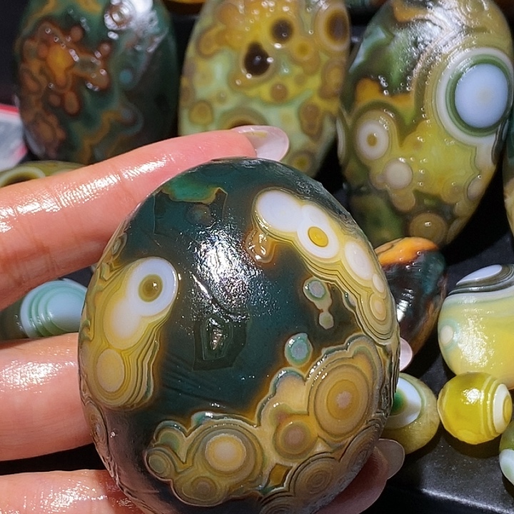 玛瑙/玉髓未镶嵌珠宝奇石82