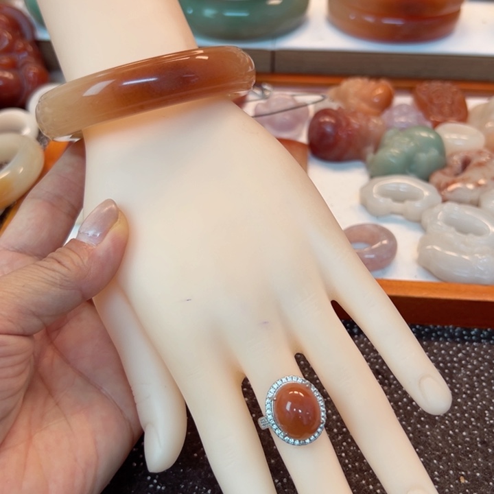 石英岩玉未镶嵌笔搁