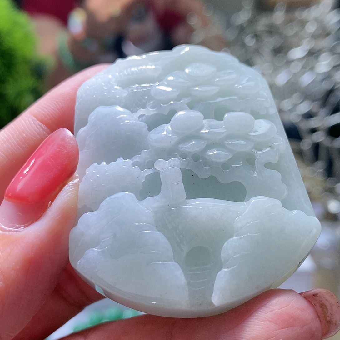 【闪购商品】翡翠未镶嵌颈饰山水