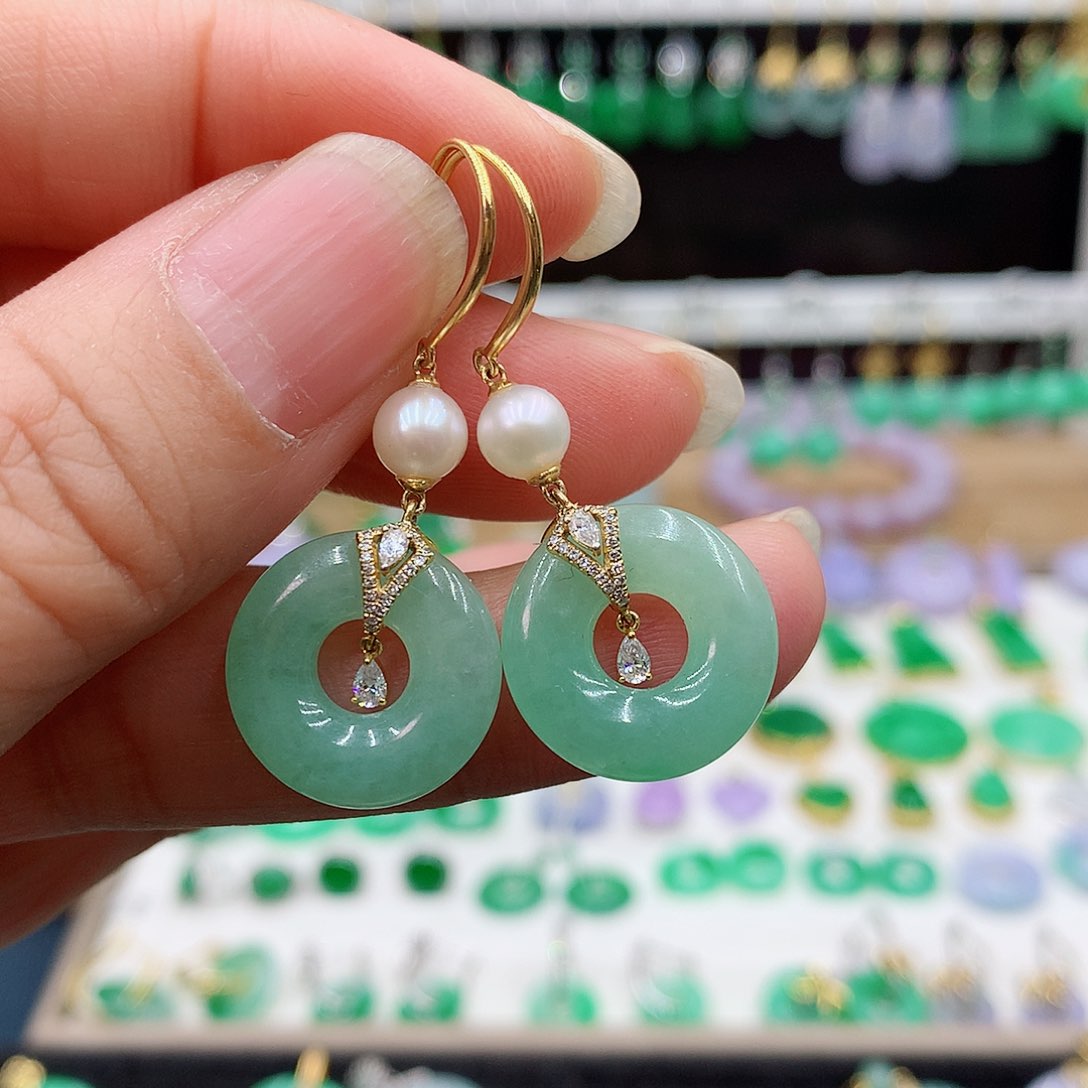 翡翠耳饰18K金镶嵌的