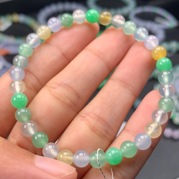 翡翠手镯未镶嵌卡