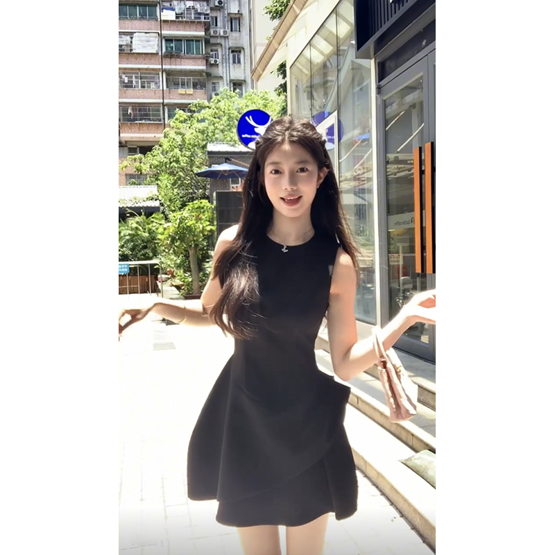 王少女的店 黑色圆领无袖洋气连衣裙夏季气质修身长裙子L34429S52