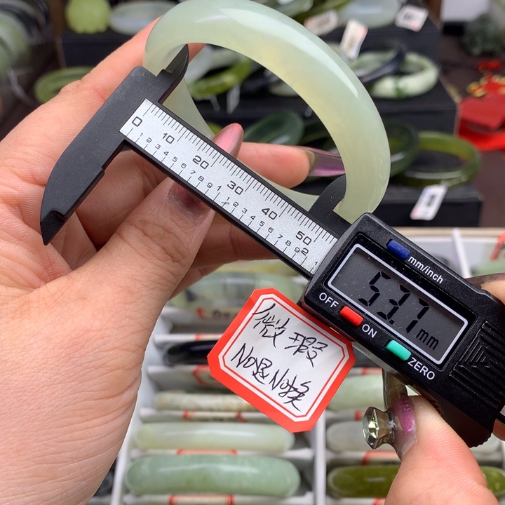 蛇纹石玉手镯未镶嵌898