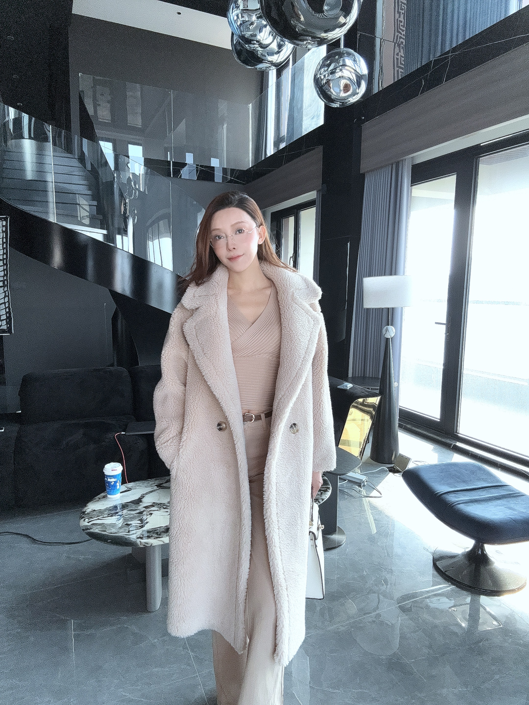 [深深定制]长款纯色拼接西装领保暖卷毛外套翻领女款轻奢百搭060