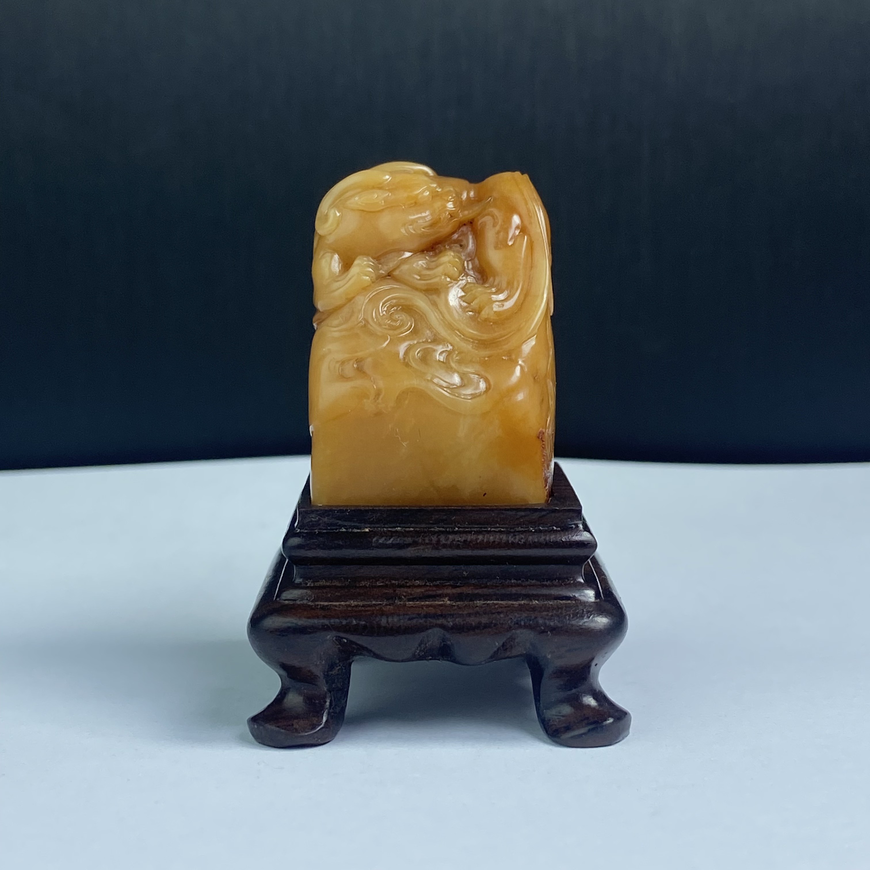TW5003L 田黄石 螭虎
