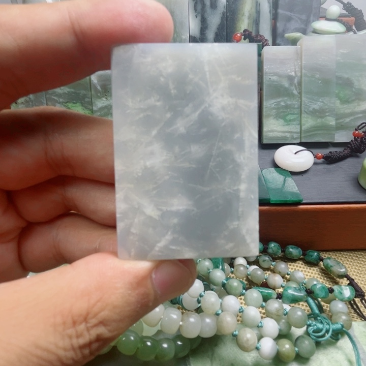 得***^和田玉未镶嵌颈饰