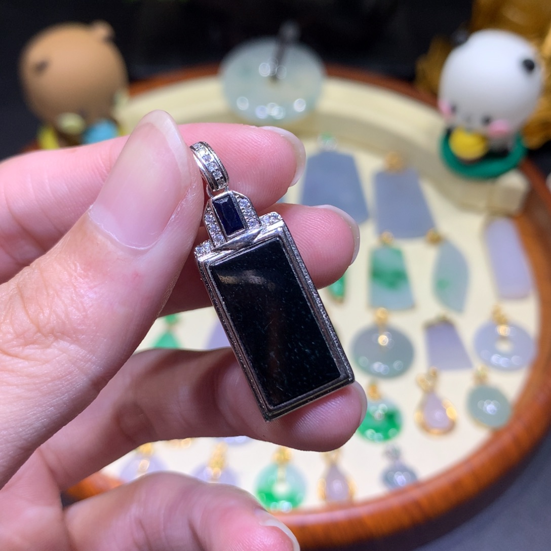 吊坠(不含链)未镶嵌翡翠