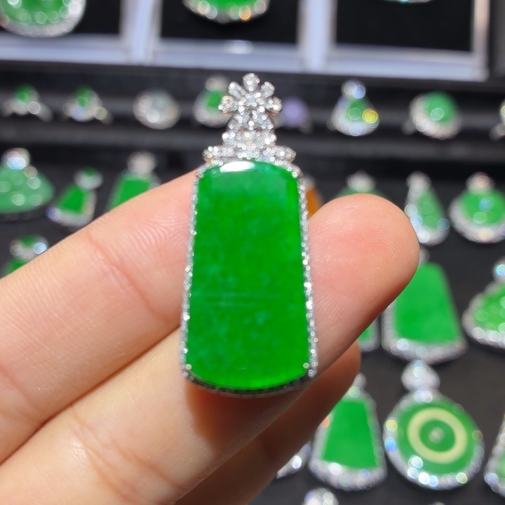 翡翠18K金镶嵌吊坠(不含链)翡翠