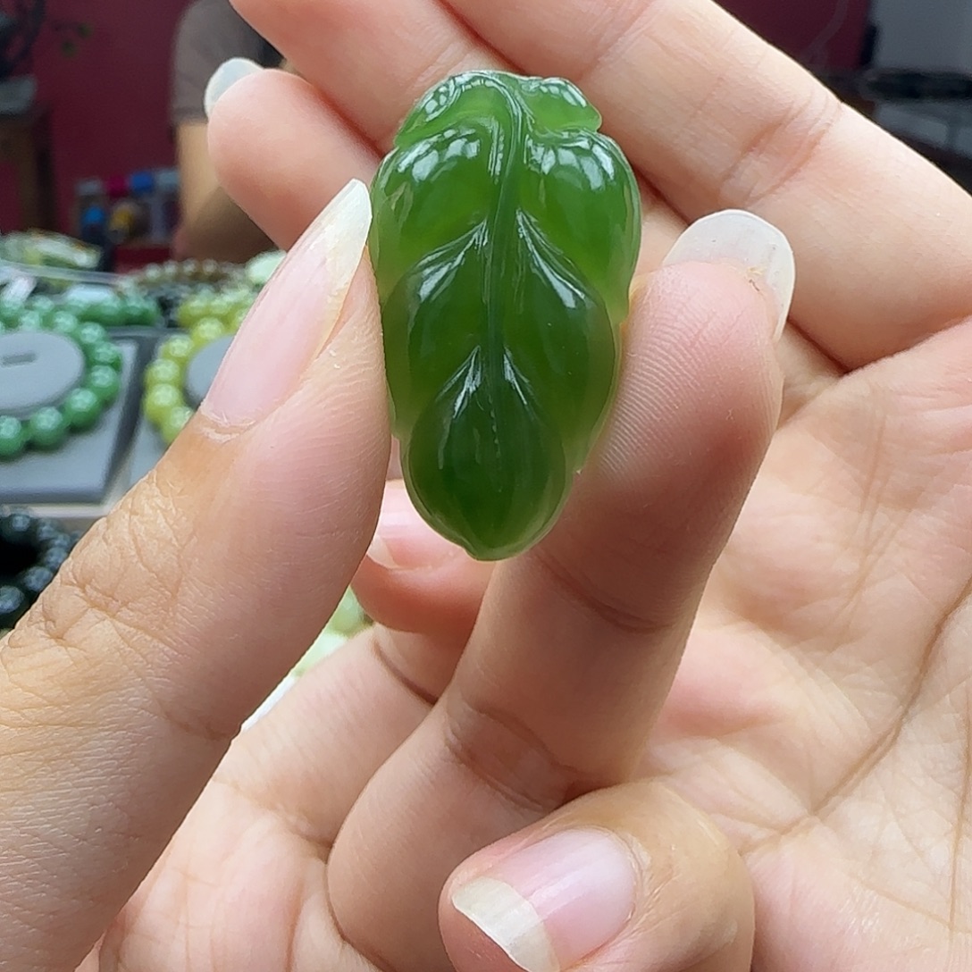 皮***吼和田玉18K金镶嵌颈饰