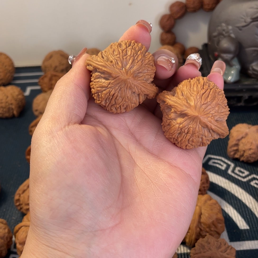 文玩核桃吊坠绣球43