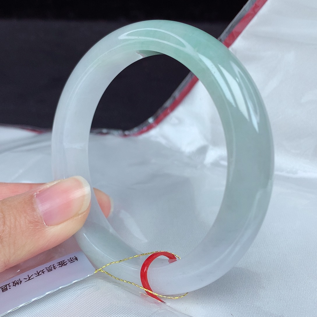 翡翠手镯未镶嵌56圈1745