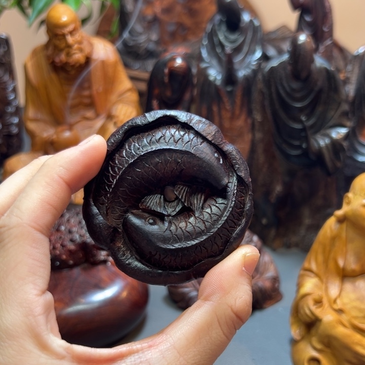 合***崔木小叶紫檀双鱼手把件