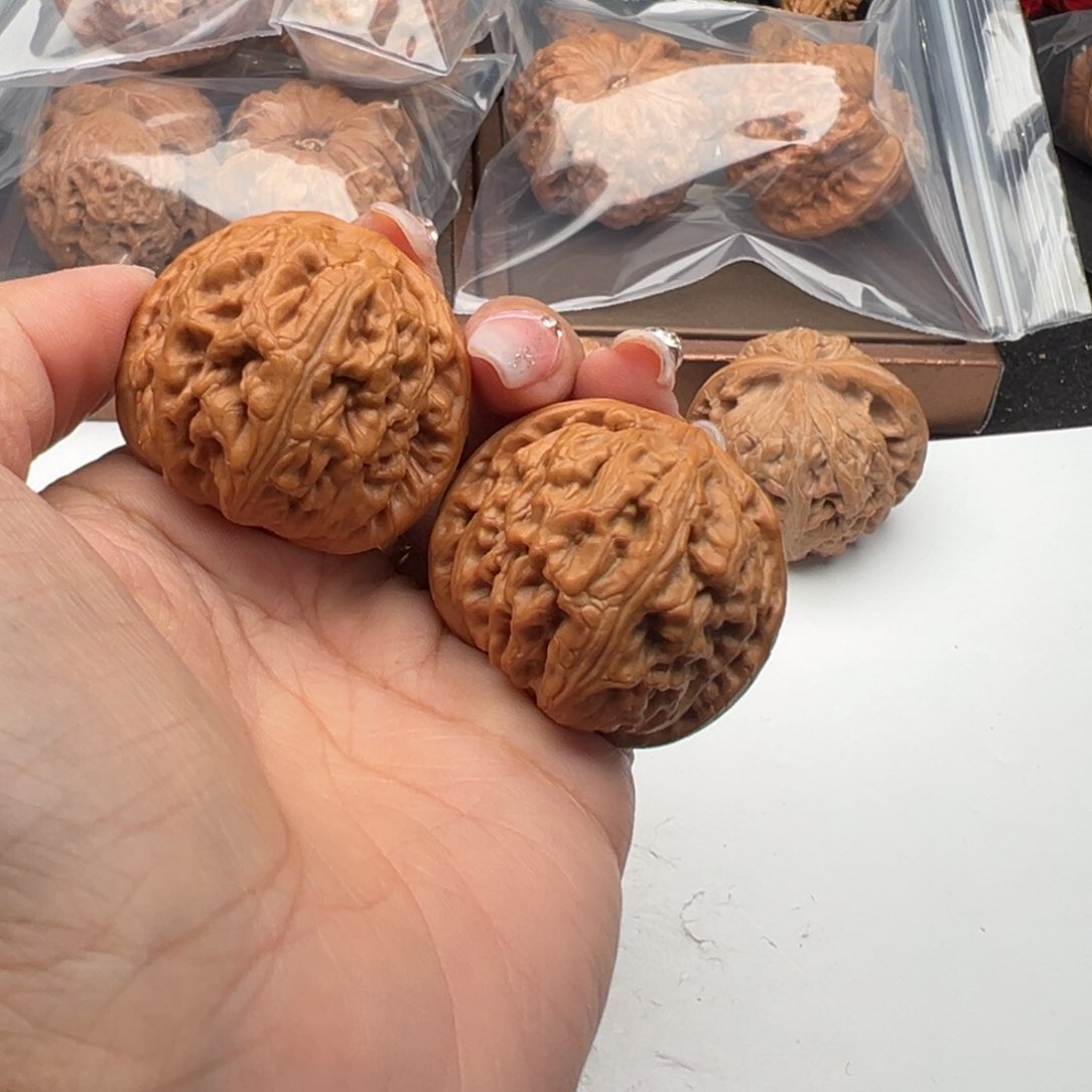 文玩核桃把件红锦鲤43