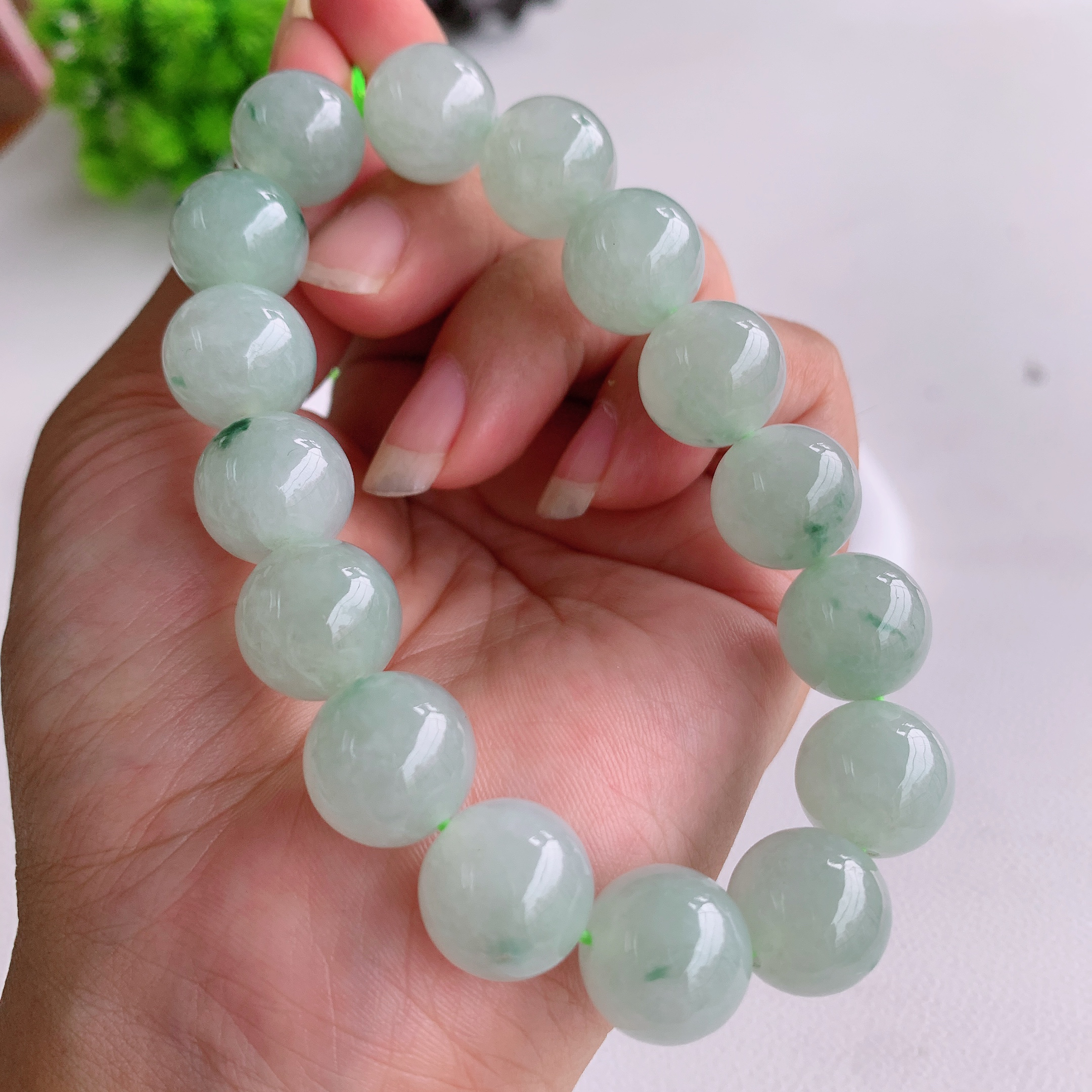天然翡翠A货冰浅绿晴水绿飘花飘绿绿色圆珠手串手链卡13.5mm缅甸