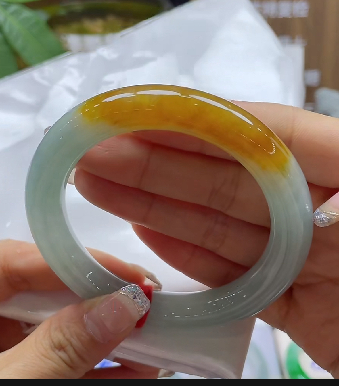 （强推款）56-57圈冰黄翡圆条翡翠手镯