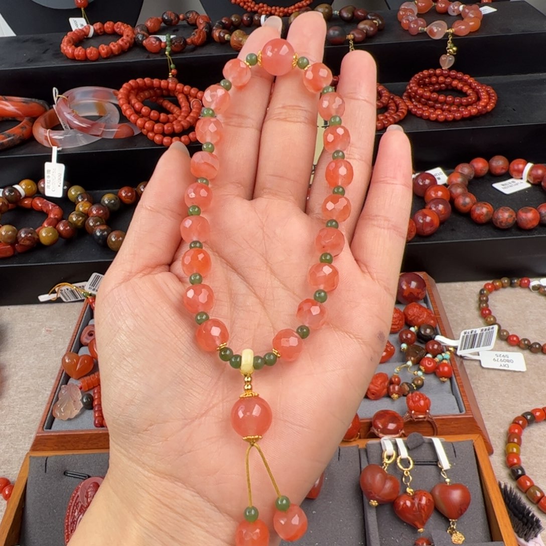 南红玛瑙未镶嵌（手持9mm