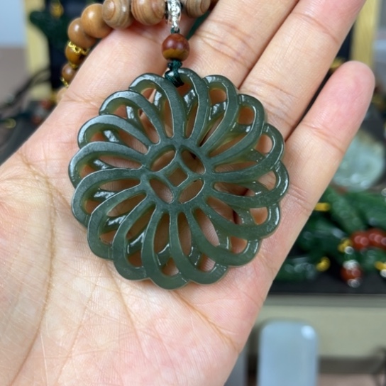 和田玉颈饰未镶嵌