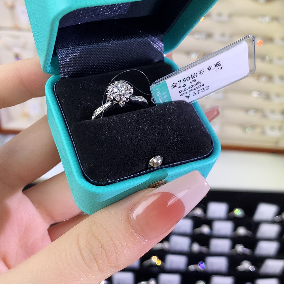 钻石戒指/指环18K金镶嵌DS24120145