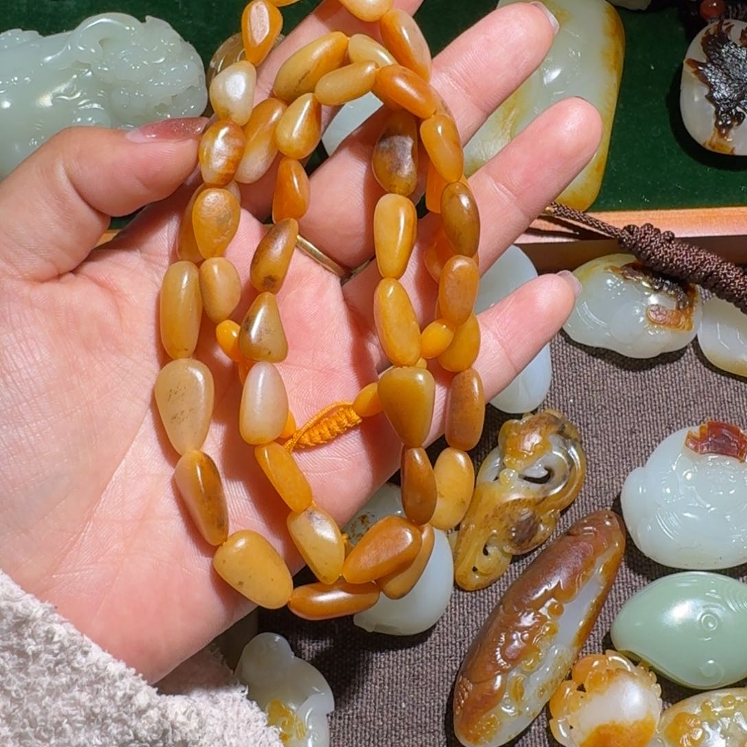 和田玉挂件未镶嵌钱***?