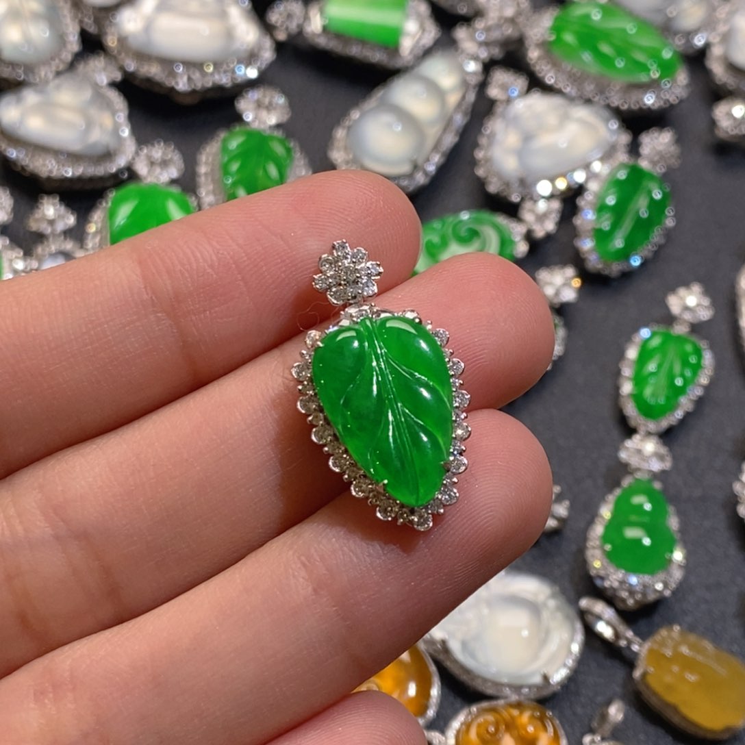 翡翠颈饰18K金镶嵌天然缅甸A货翡翠