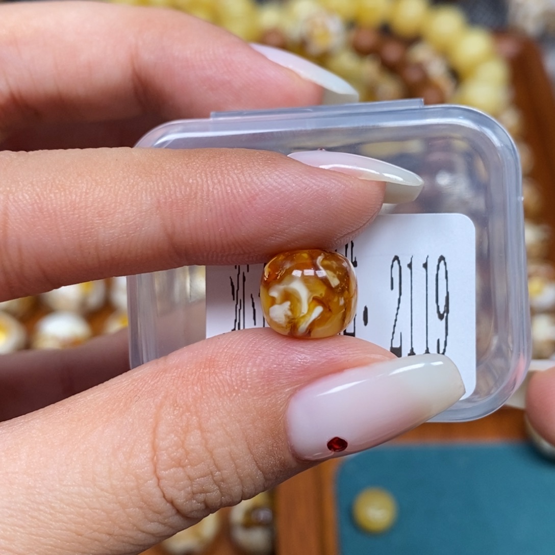 沁色蜜蜡未镶嵌2119