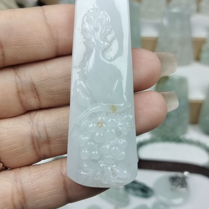 翡翠颈饰未镶嵌天然面料a货一路有你。