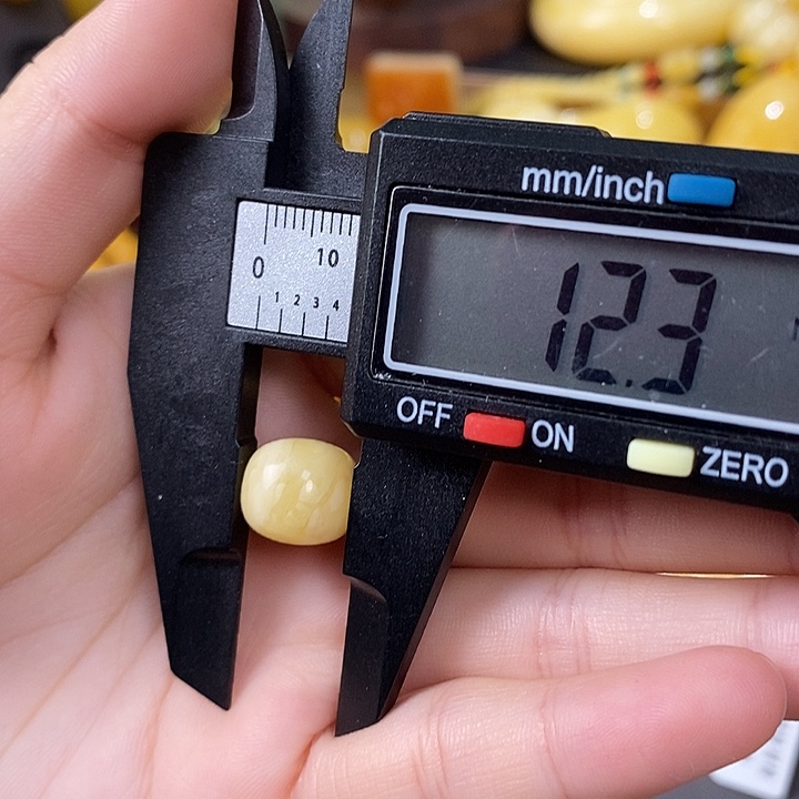 裸石琥珀未镶嵌吊坠