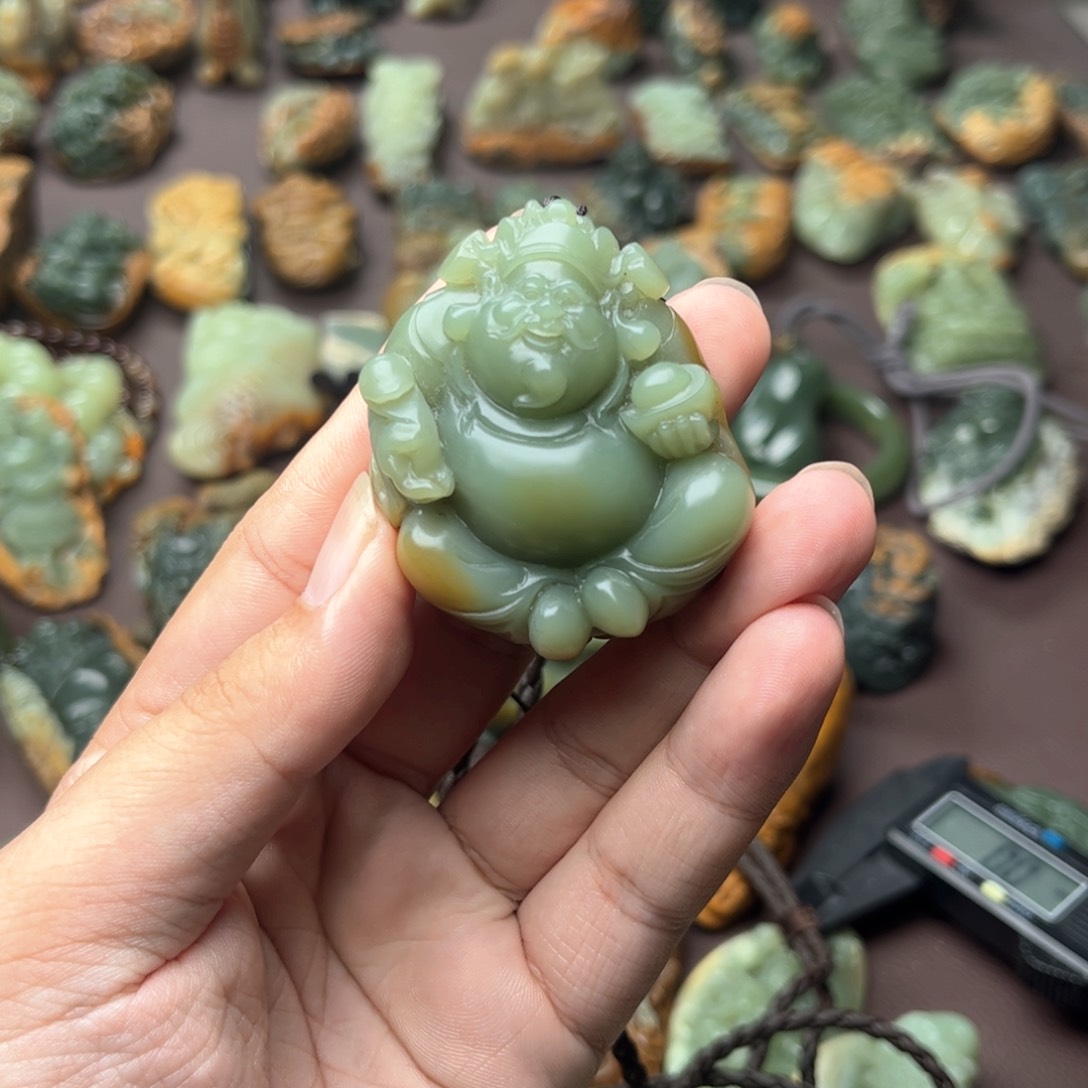 岫岩河磨玉（透闪石质玉）吊坠未镶嵌东**少