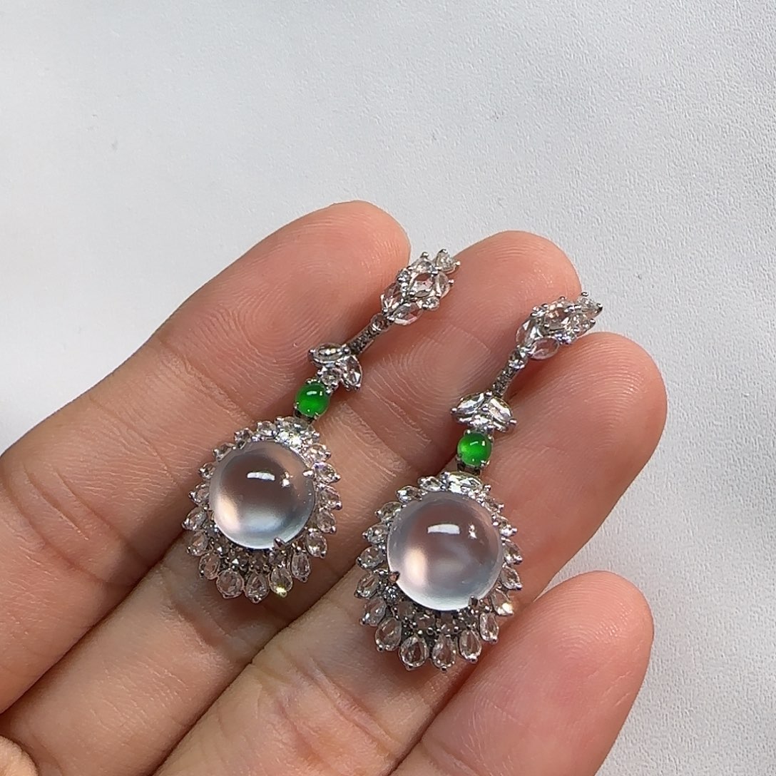 翡翠18K金镶嵌耳坠蛋面