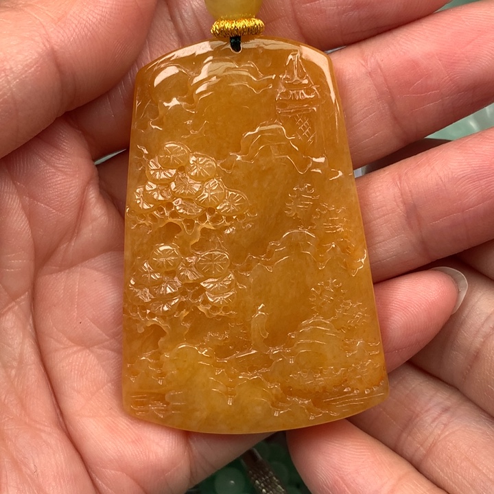 翡翠未镶嵌颈饰漂**孩