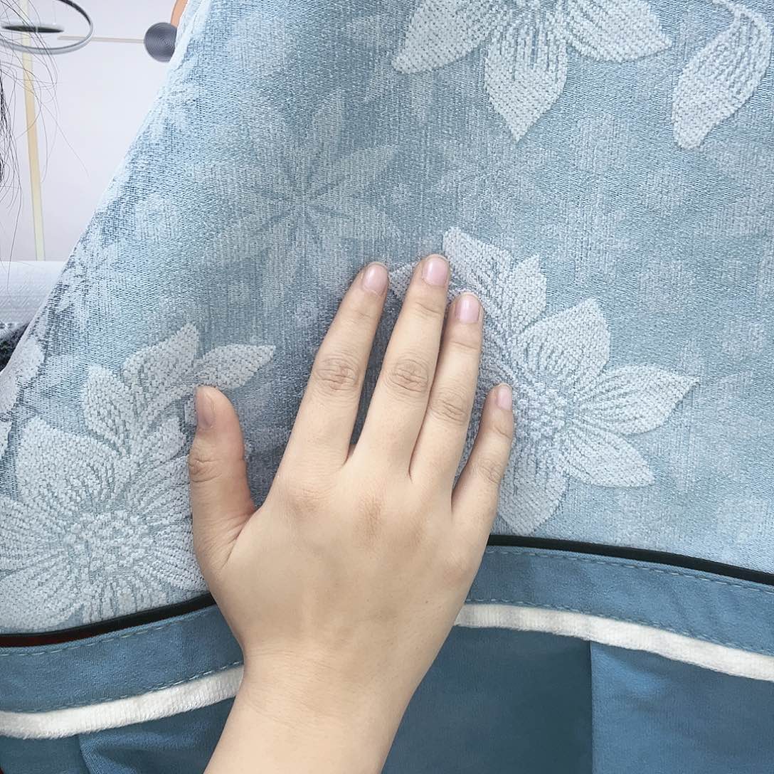鹅绒统一发春叶向阳海蓝色的