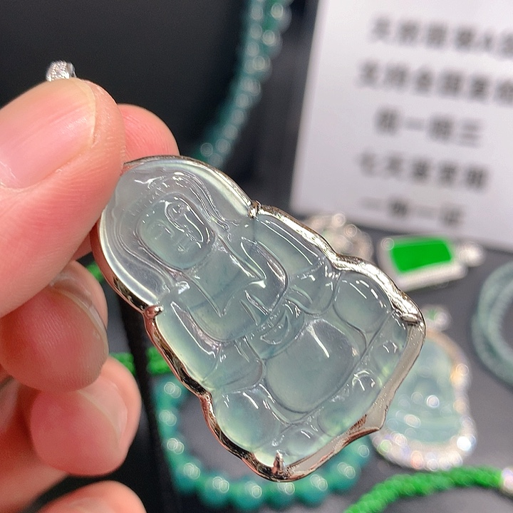 翡翠手链未镶嵌。。。