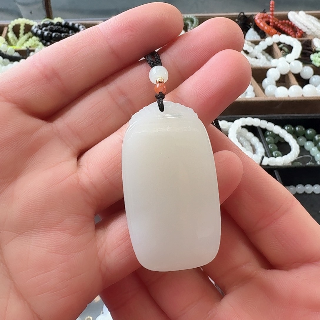 和田玉颈饰未镶嵌