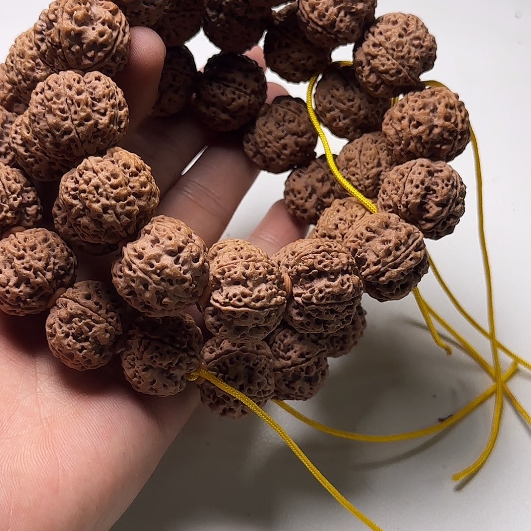 金刚菩提手串22尺寸蜂王梅花