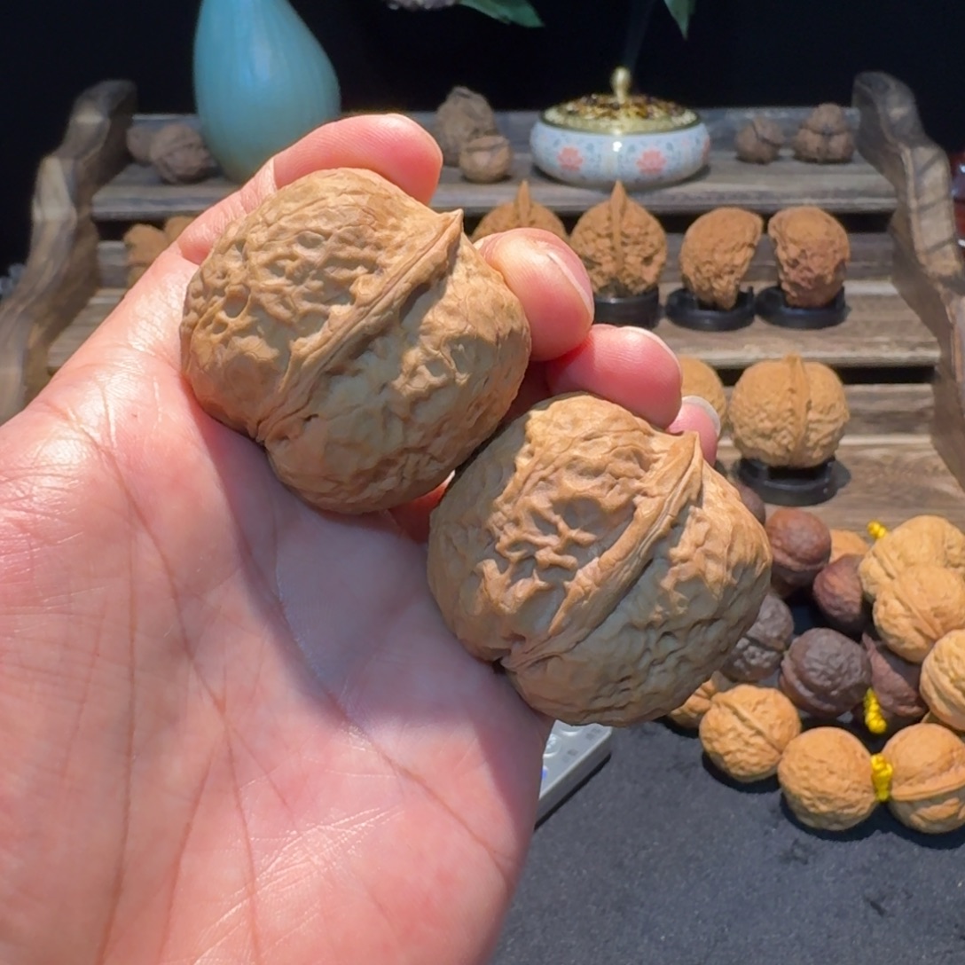文玩核桃把件云南铁核桃34