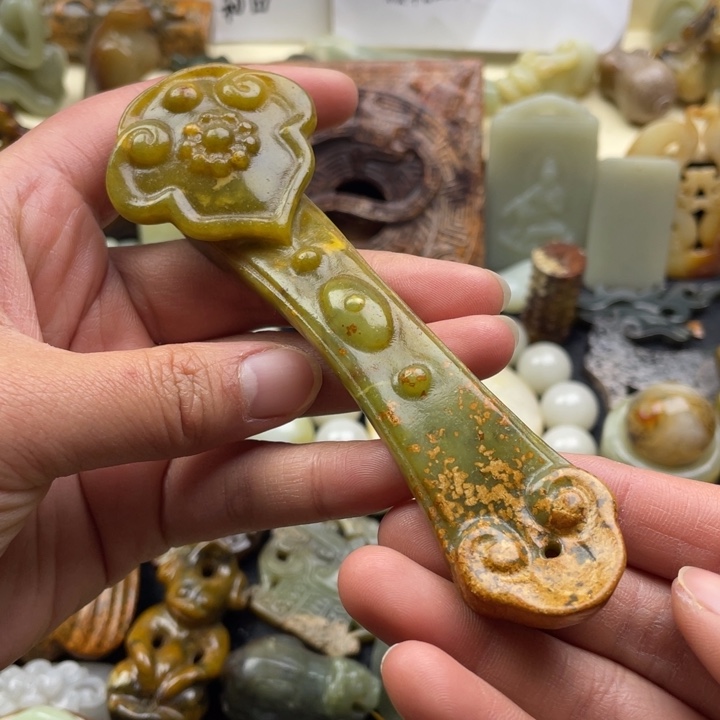 蛇纹石玉颈饰未镶嵌92