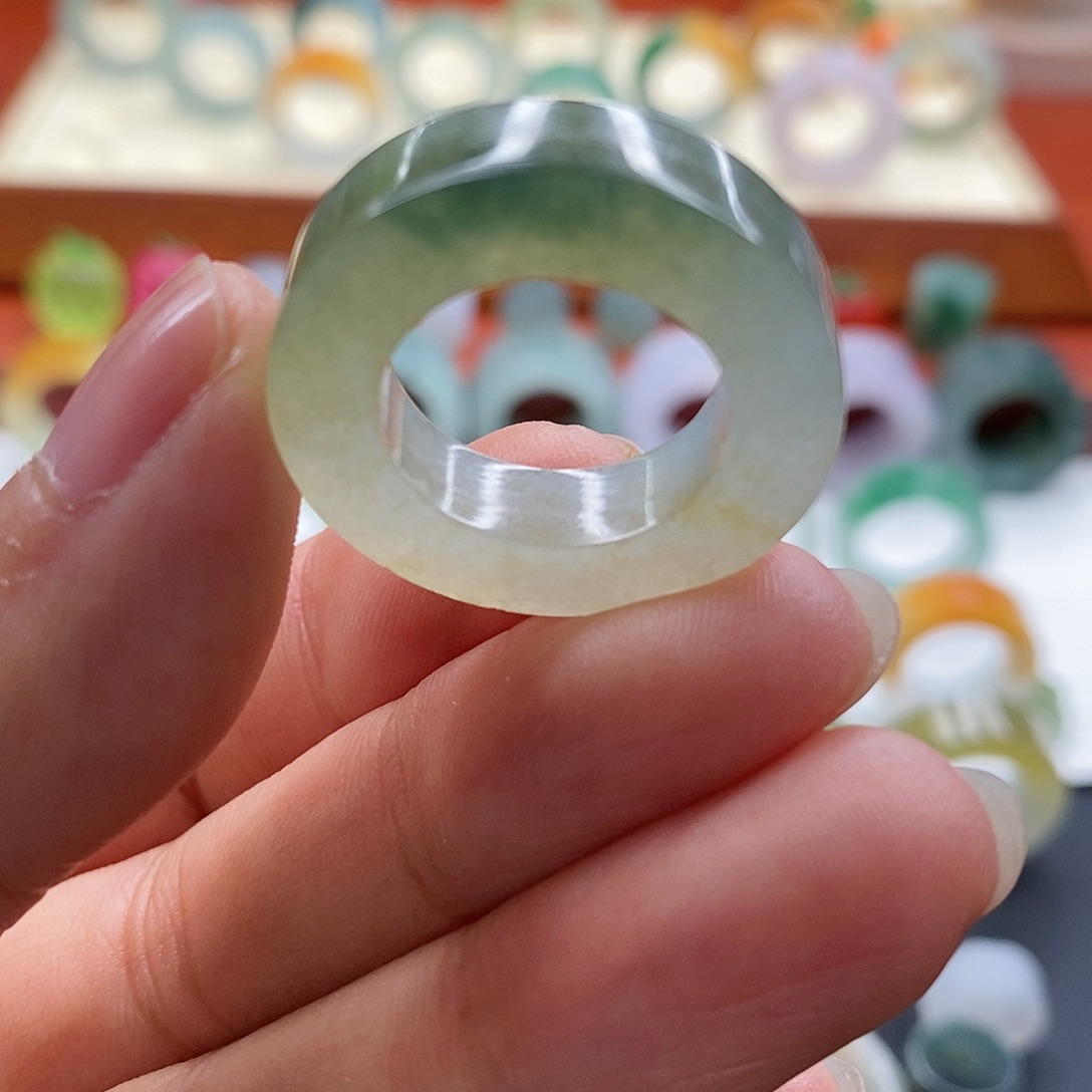 定制翡翠未镶嵌12-18圈口