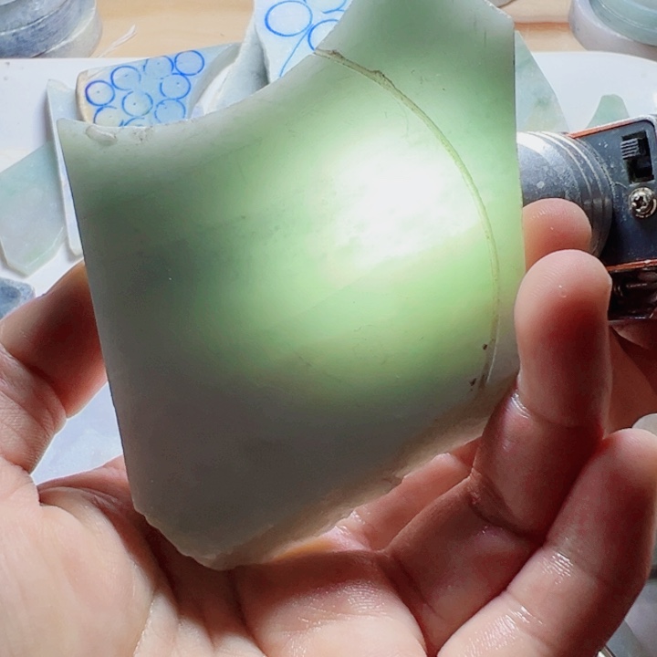 翡翠颈饰未镶嵌翡翠片料