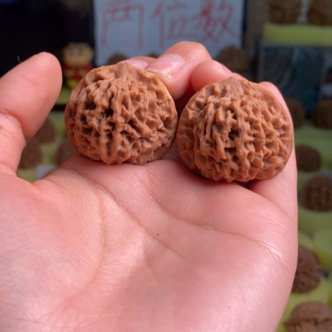 核桃秦岭闷尖狮子头32瑕疵