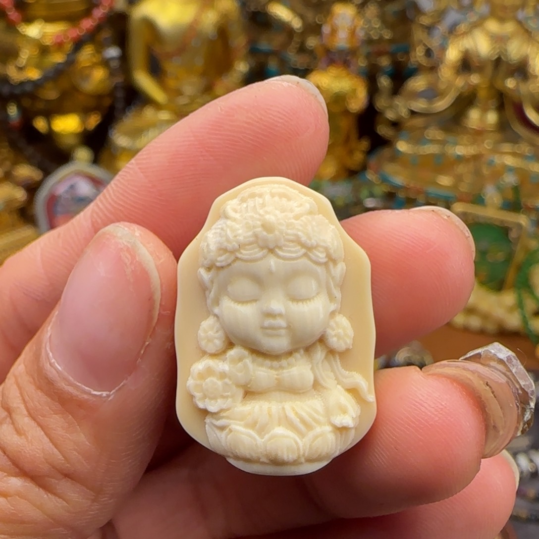 琉璃手工艺品大*砸菩提