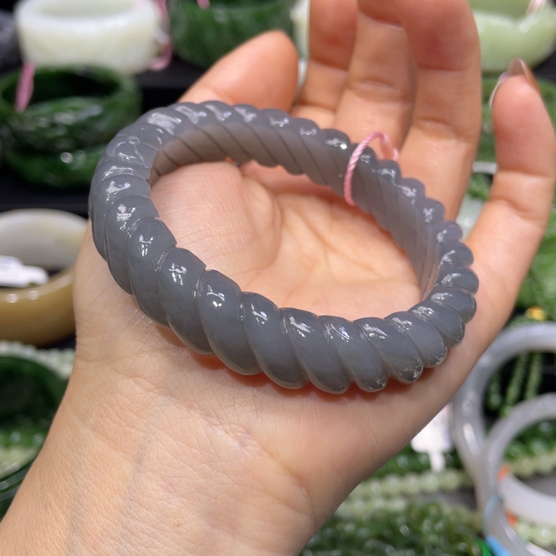 和田玉手镯56圈口 编号60未镶嵌