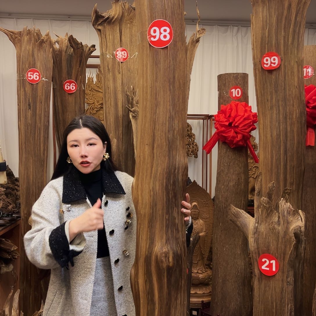 沉香摆件杨*旺+底座………